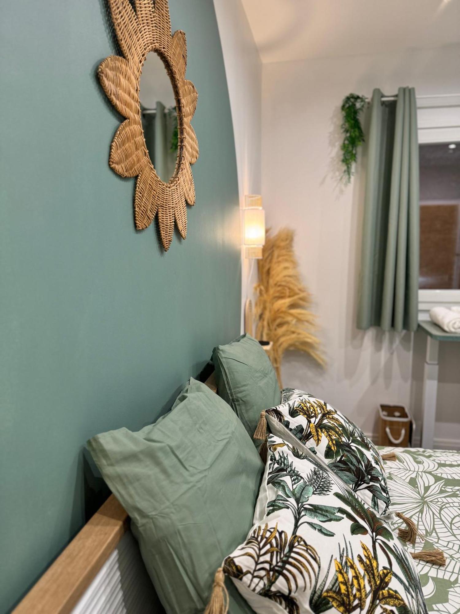 Worldroom Chambre Privee Avec Espace Commun Perpignan Szoba fotó