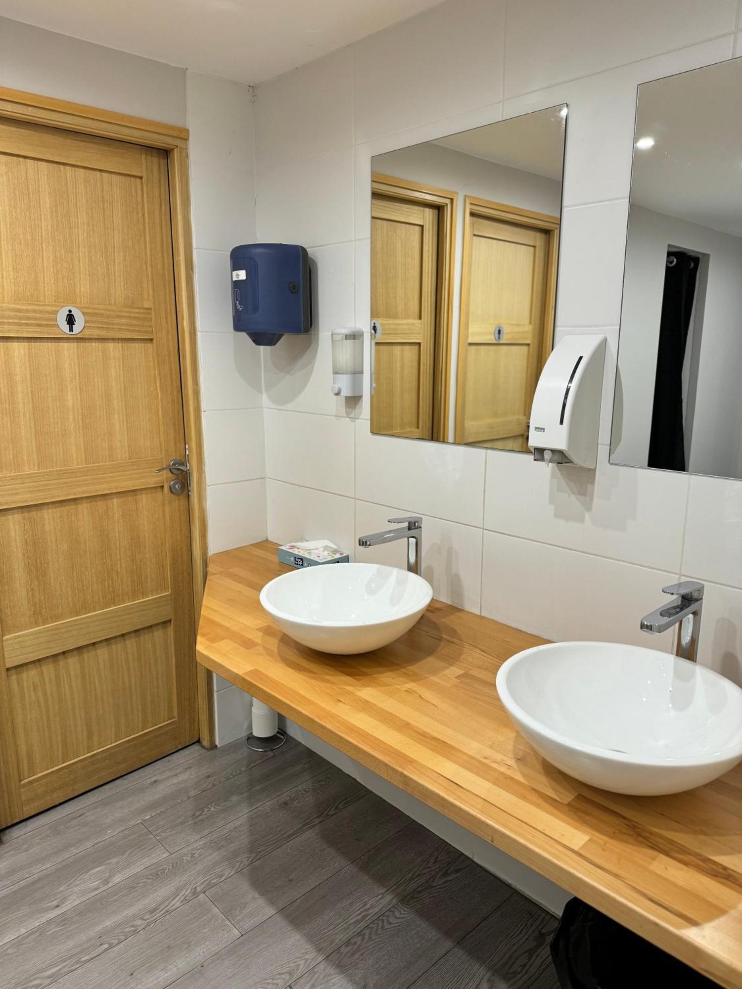 Worldroom Chambre Privee Avec Espace Commun Perpignan Kültér fotó