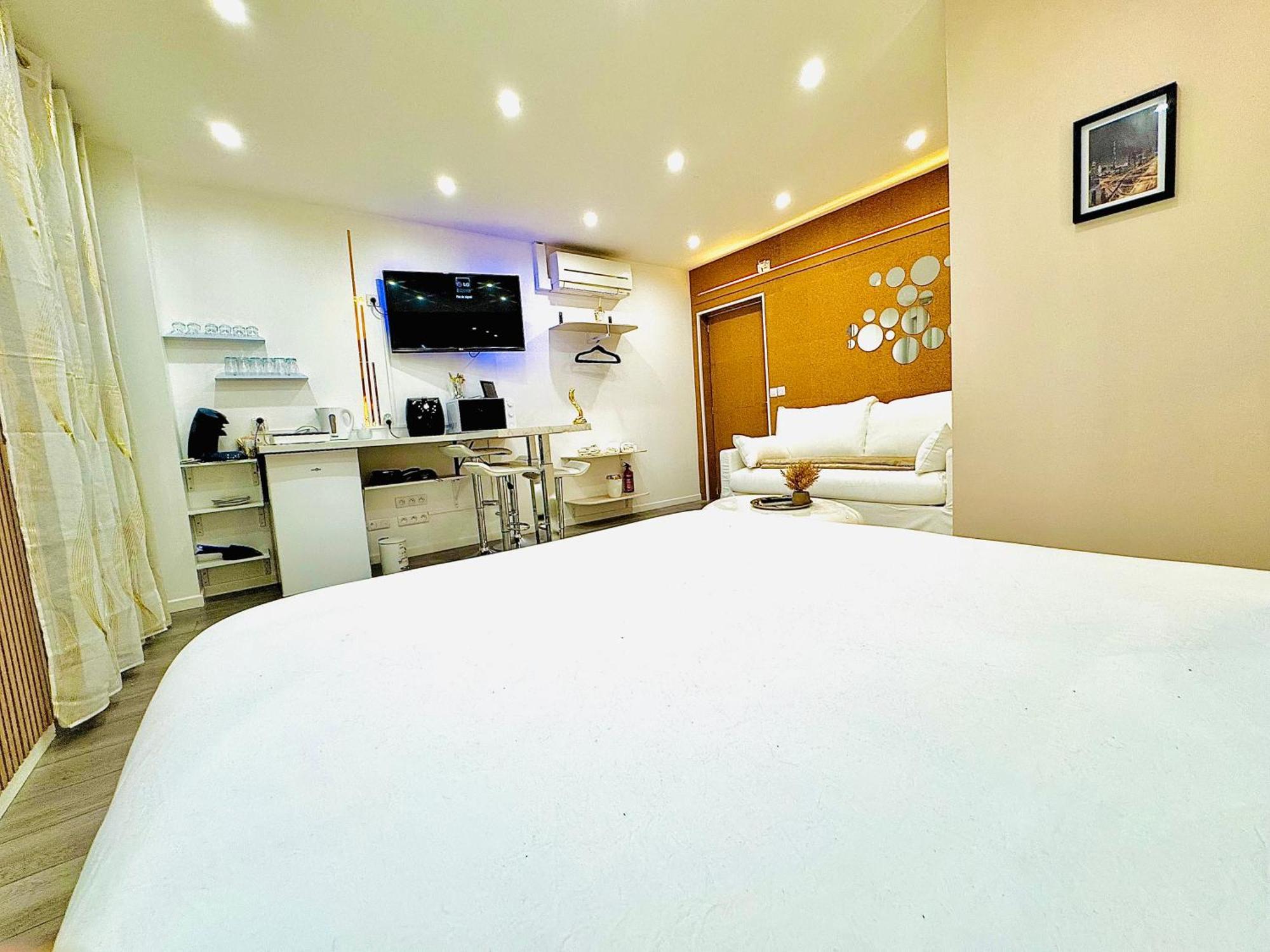 Worldroom Chambre Privee Avec Espace Commun Perpignan Kültér fotó